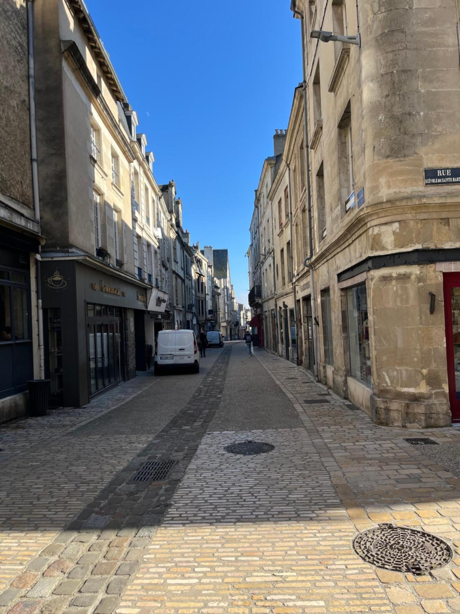 Le Cosy Du Marche Notre-Dame Apartment Поатие Екстериор снимка